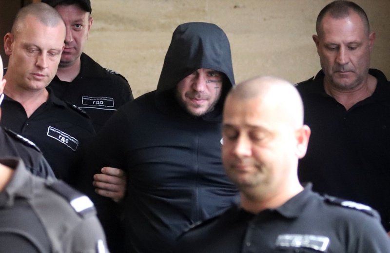 Десетки пътни полицаи се разследват за чадър по случая "Семерджиев"