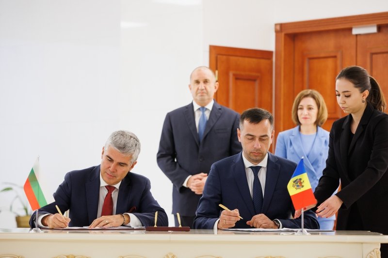 Малинов и Бинзари подписват договорите в присъствието на президентите на България и Молдова