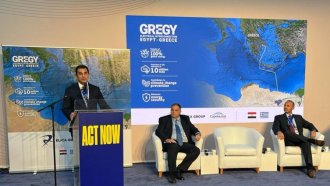 Гърция работи по проект с Египет за 950 км подводен кабел за доставка на зелен ток