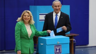 Нетаняху се надява да се върне на власт след днешните избори в Израел