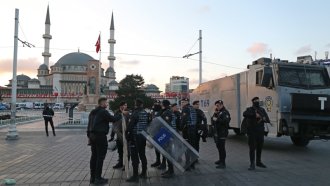 Вече 50 арестувани за взрива в Истанбул в неделя