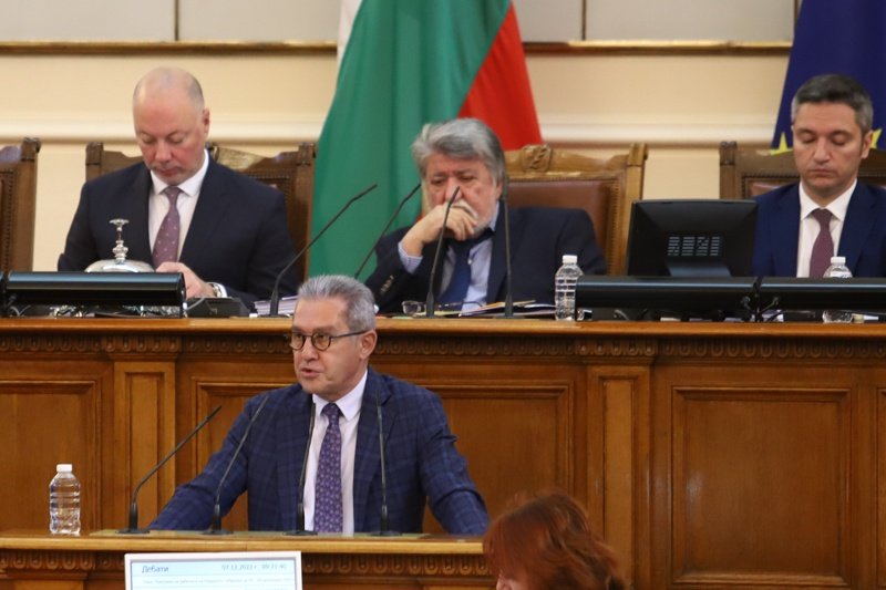 Йордан Цонев говори по време на днешното парламентарно заседание, сн. БГНЕС