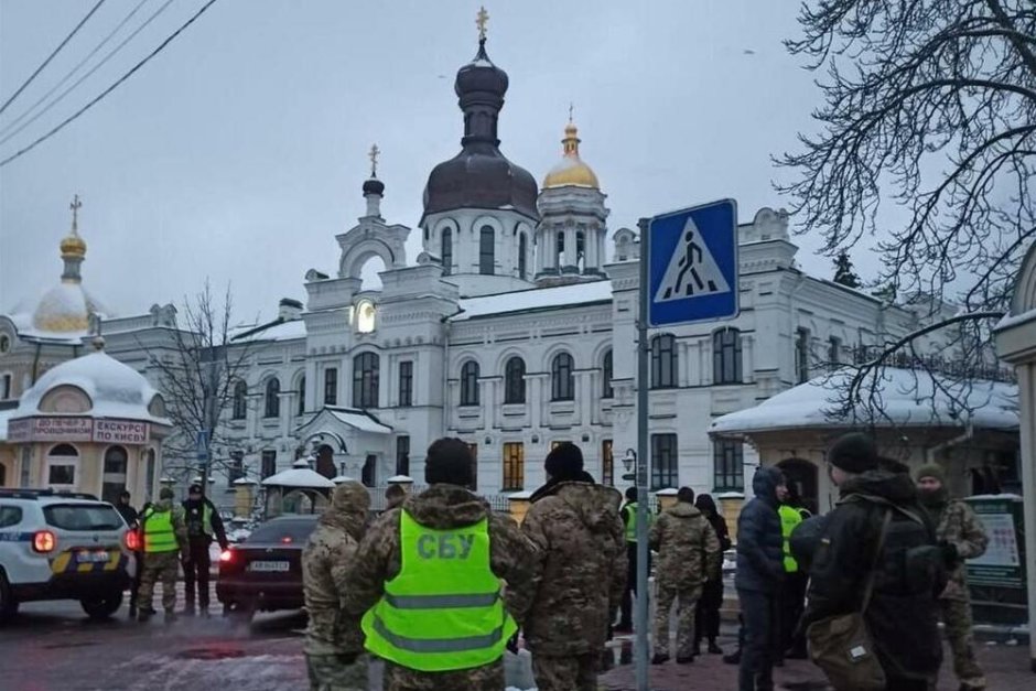 Киев наложи санкции срещу висши духовници от свързаната с Москва църковна йерархия