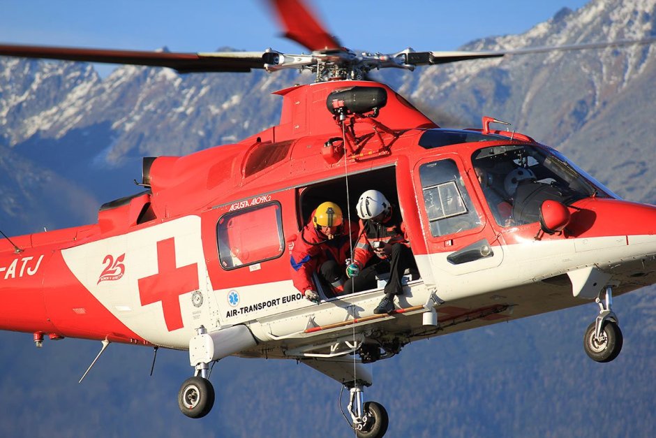 Работна група пак ще умува как "успешно" да купи медицински хеликоптери