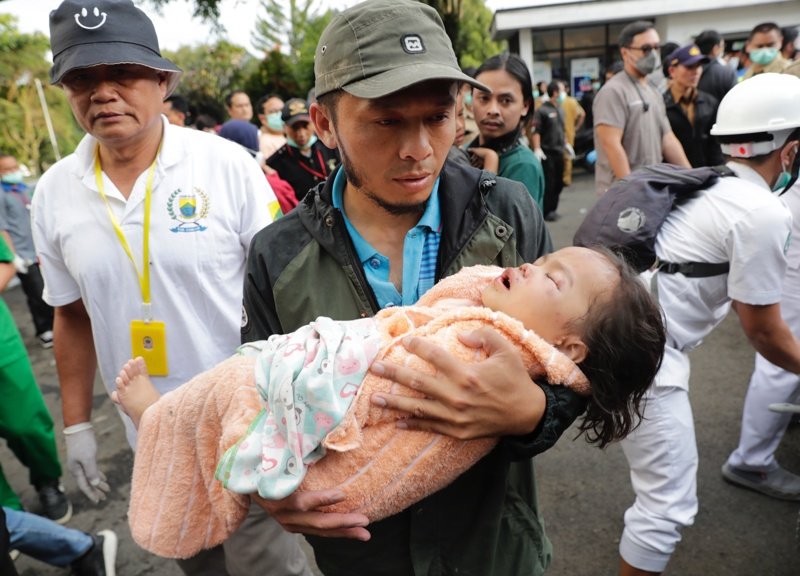 Жертвите на земетресението в Индонезия достигнаха 252