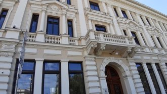 Служебната власт уволни надзорници в ББР, назначени от Кирил Петков