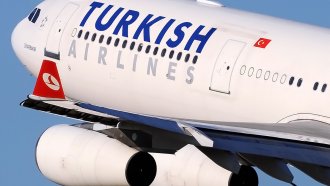 Български туроператори искат Turkish Airlines да не сменя толкова често цените на билетите