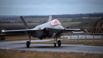 Германия купува изтребители F-35, но среща трудности в подготовката за приемането им