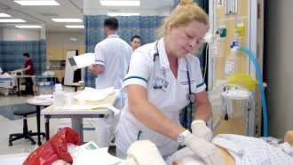 Медицинските сестри във Великобритания излизат на безпрецедентна стачка