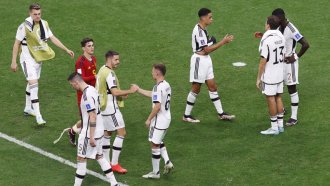 Германия остава в играта след измъчено реми с Испания