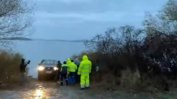Подновено е издирването на рибарите, изчезнали в езеро край Бургас