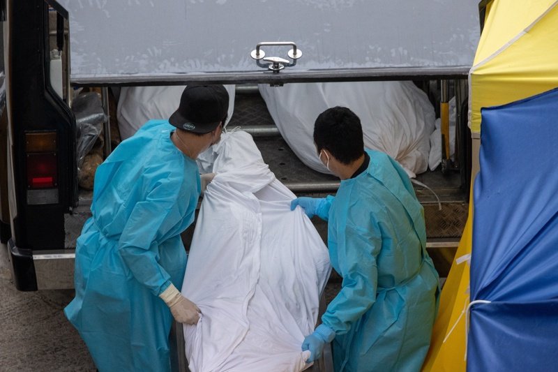 Погребалните агенции в Пекин и Шанхай са претоварени. Снимка: ЕПА/БГНЕС