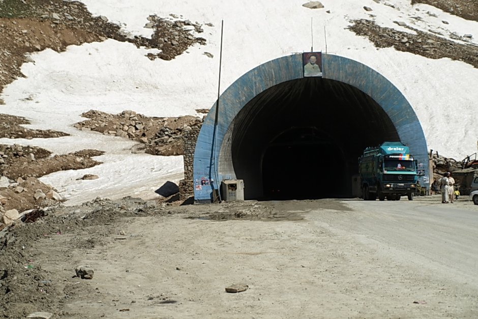 Тунелът Саланг в Афганистан