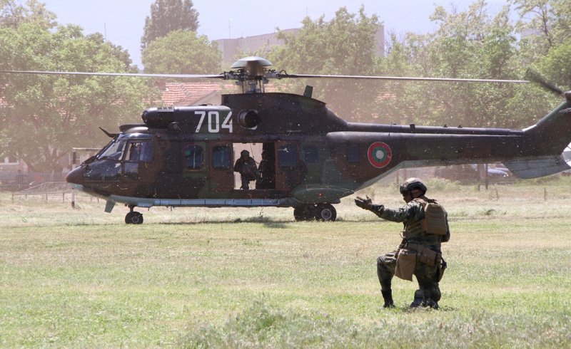 Българската армия търси поне 500 военни