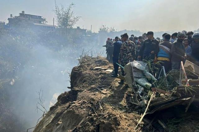 Няма оцелели от разбилия се самолет в Непал