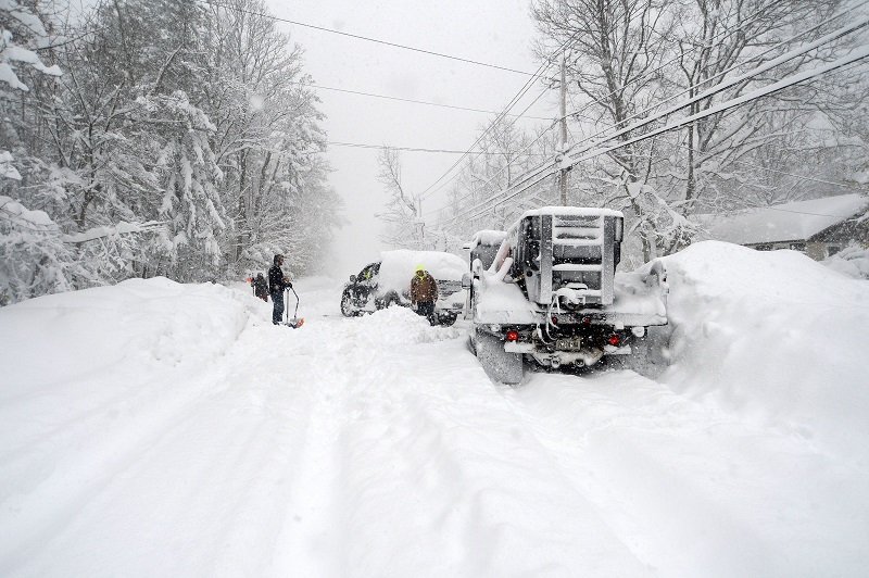 Байдън одобри спешна помощ за щата Ню Йорк след смъртоносната снежна буря