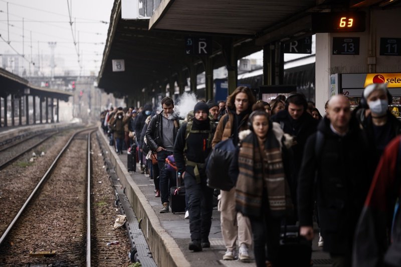 Франция се готви за транспортен хаос заради стачка в четвъртък