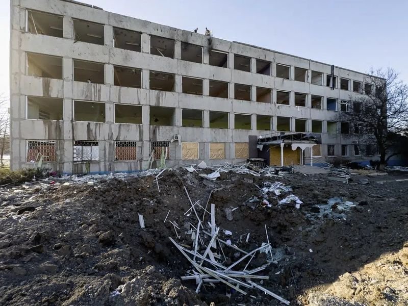 Служители на училище в Краматорск опровергаха твърденията за стотици убити украински войници