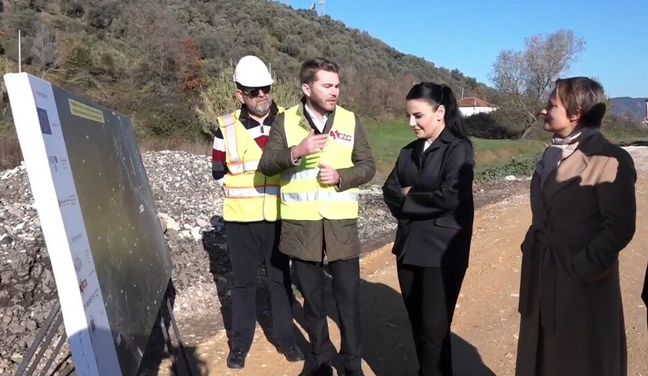 Белинда Балуку - вицепремиер и министър на инфраструктурата и енергетиката в Албания, проверява напредъка по строежа на Коридор VIII