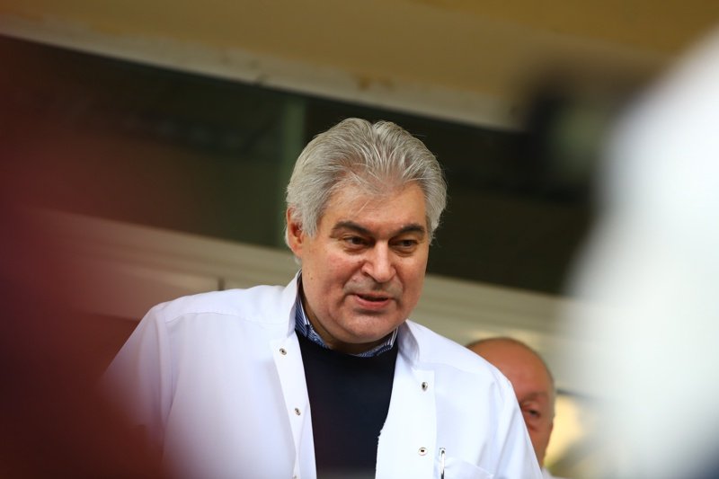 Шефът на болница "Шейново" д-р Румен Велев