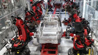 Tesla отчете срив на производството си в Китай