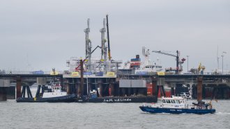 Първият танкер с втечнен природен газ от САЩ пристигна в Германия