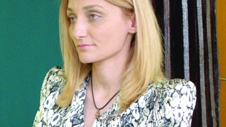 Чичо, от два дни не сме яли, мама и тате не излизат от хазартната зала