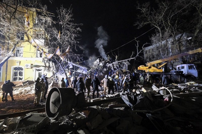 За 24 часа в Украйна са загинали най-малко осем цивилни и други 29 са пострадали