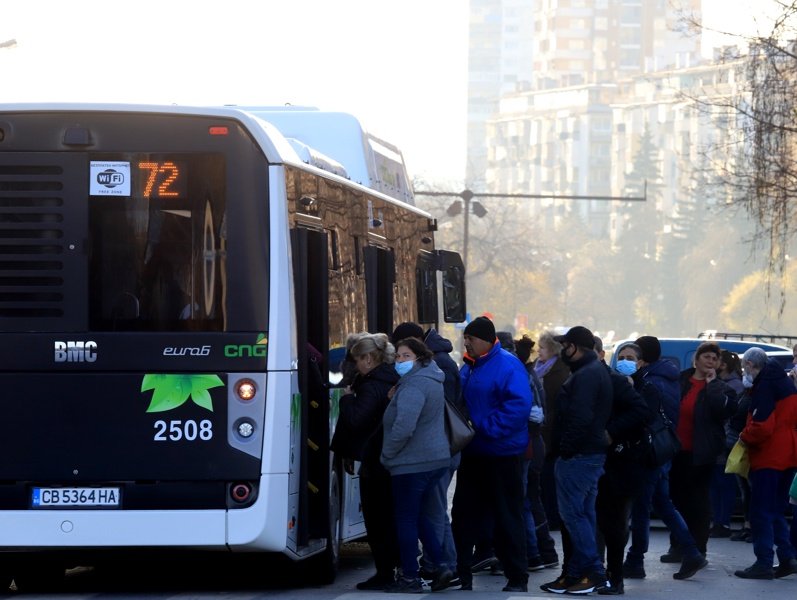 Официално предложение: Да се върнат картите за една линия от транспорта в София