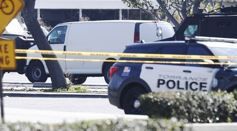 Задържан е мъж от азиатски произход за масова стрелба, отнела седем живота в Калифорния