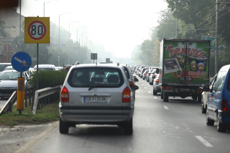Брюксел прие леките коли да свият емисиите си с 55% до 2030 г.