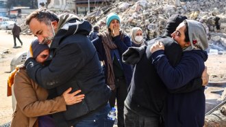 Над 33 000 са жертвите в Турция и Сирия. Безредици пречат на спасителните усилия (Обновена)
