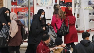 Иран смята да следи по-строго спазването на правилата за обличане на жените, сн. ЕПА/БГНЕС