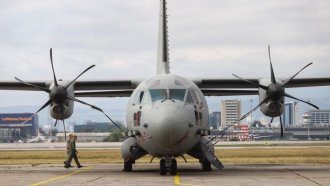 Транспортираха по спешност 10-дневно бебе с военен самолет от Варна до София