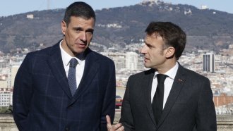 Макрон и Санчес подписаха договор за приятелство и сътрудничество между Франция и Испания