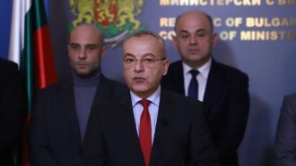 Кабинетът ще пише закон за търговията с храни