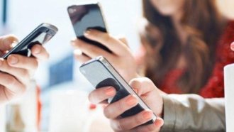 КРС: Мобилните оператори са повишили цените законно