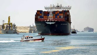 Приходите от Суецкия канал достигнаха нов рекорд от 8 млрд. долара