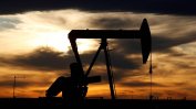 Петролът поевтиня заради освобождаването на милиони барели от резервите на САЩ