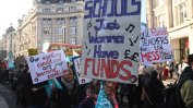 Във Великобритания започна най-голямата стачка на учители и държавни служители от години