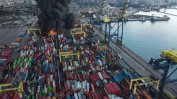 Контейнери горят на турското пристанище Искендерун