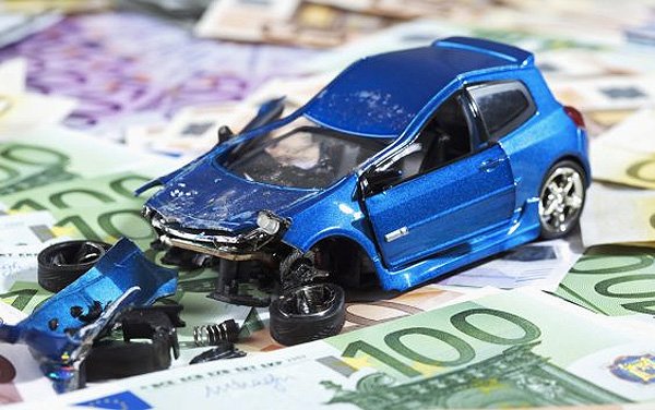 Схема с автосервиз: Българският застраховател "Евроинс" разказва как е изнудван в Румъния