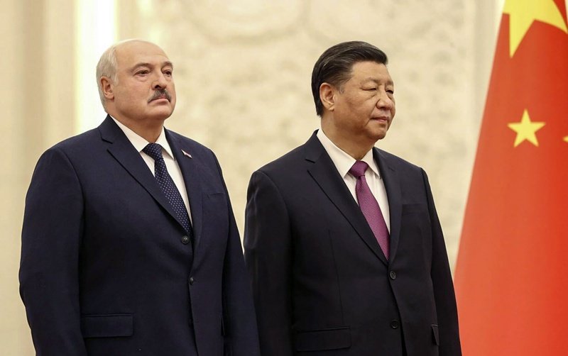 Александър Лукашенко и Си Цзинпин. ЕПА/БГНЕС