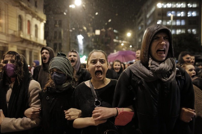 Втори ден без влакове в Гърция. Протести заради трагичната катастрофа