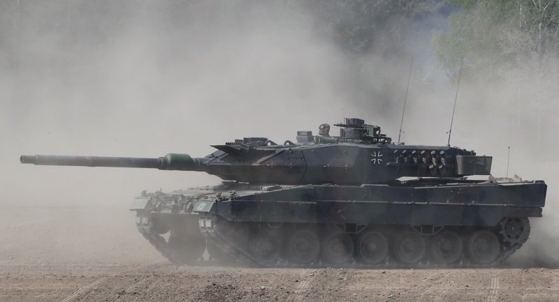 От палатки до танкове - една съдбовна година в Украйна за съюзниците от НАТО