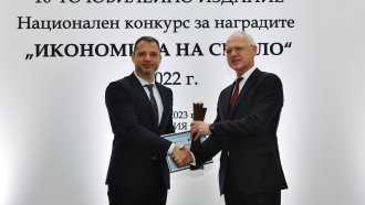 Едрият капитал награди Делян Добрев заради компенсациите за тока