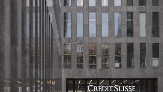 Световните пазари се успокоиха след поглъщането на Credit Suisse