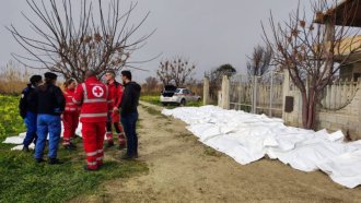 Близо 60 станаха откритите тела на мигранти край брега на Калабрия
