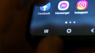 Синята значка във Фейсбук и Инстаграм става платена