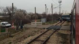 Бързият влак София-Варна е дерайлирал край Търговище